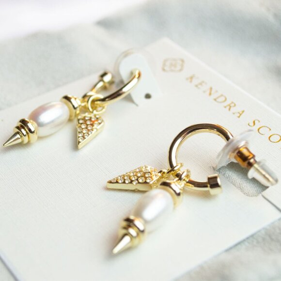 Kendra Scott Demi Gold Huggie Earrings in White Baroque Pearl NWOT - Picture 3 of 8